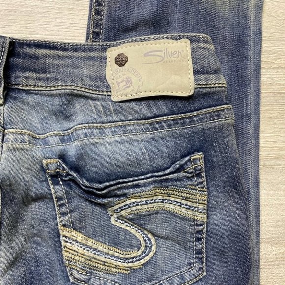 Silver Jeans Suki Mid Capris - Picture 13 of 13